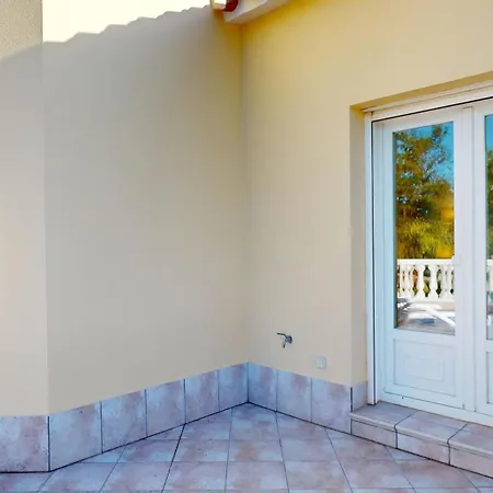 Villa Barcelona By On Travel Oliva
