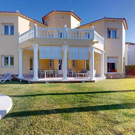 Villa Barcelona By On Travel Oliva